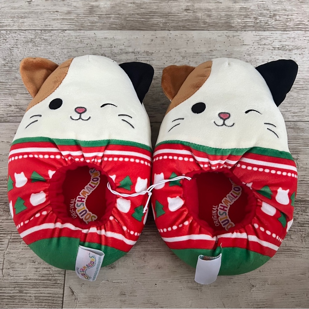 Squishmallows Slippers CATS HOLIDAY in Red Sweater Children 4/5 Christmas NWOT!